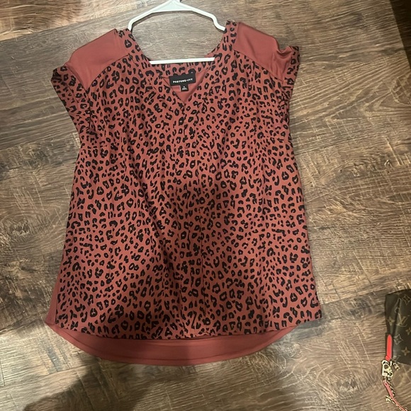COPY - Cute Summer leopard top size M Fortune Ivy - Picture 1 of 1
